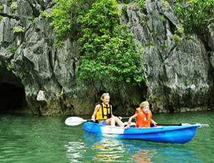 Trekking Cat Ba National Park & Kayaking Halong