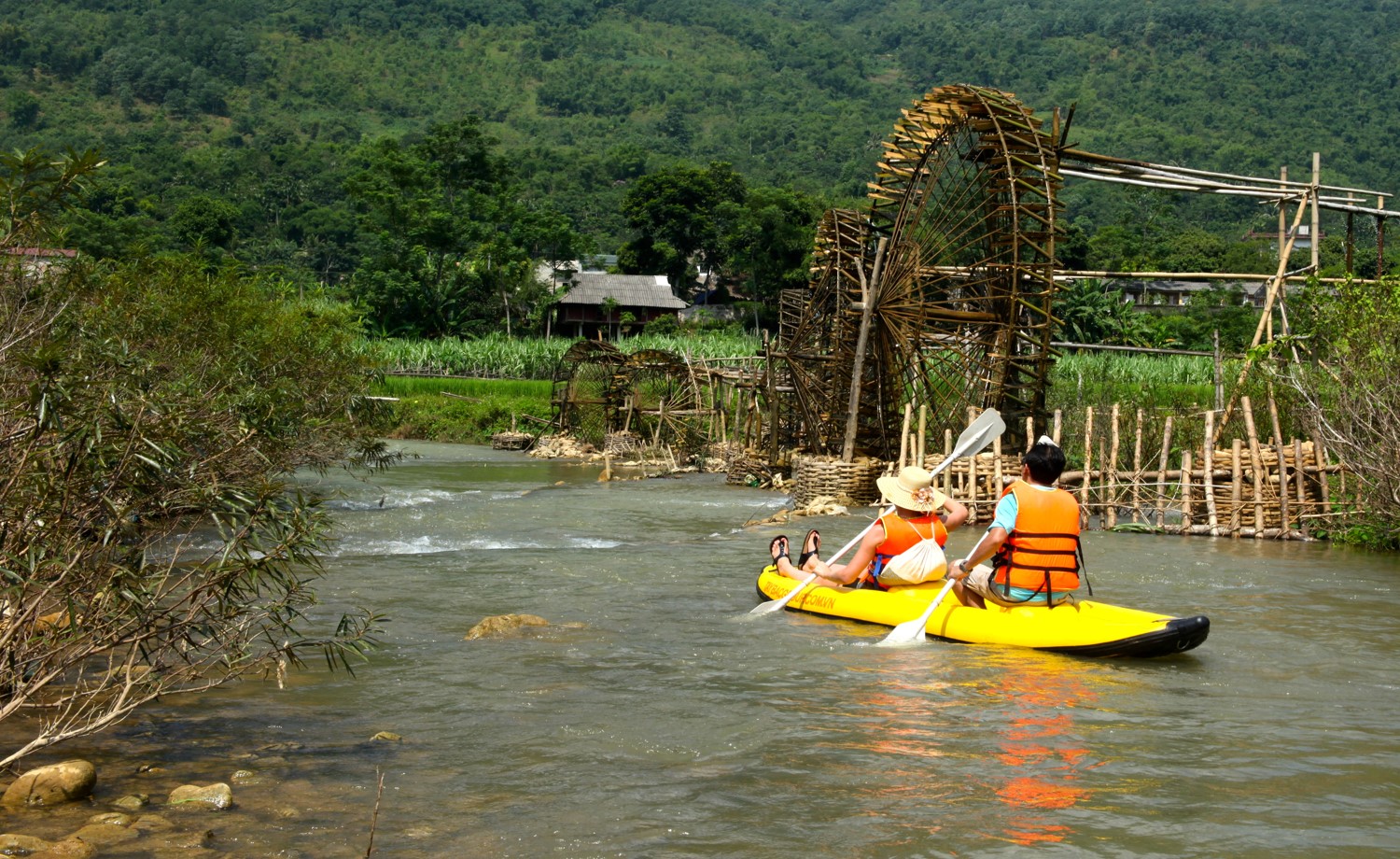 Pu-Luong-nature-reserve-river-kayaking-Vietnam