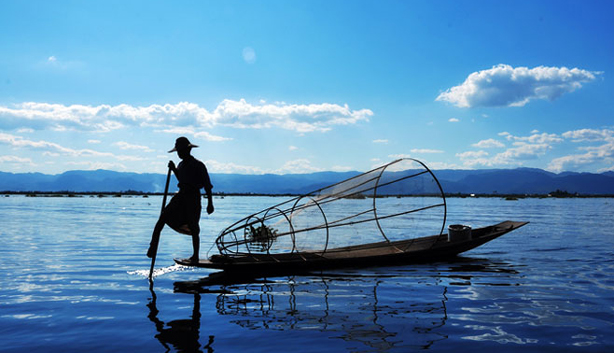 Intha leg-rowing fisherman Inle lake