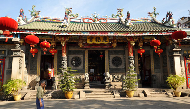Chinese temple in Yangon