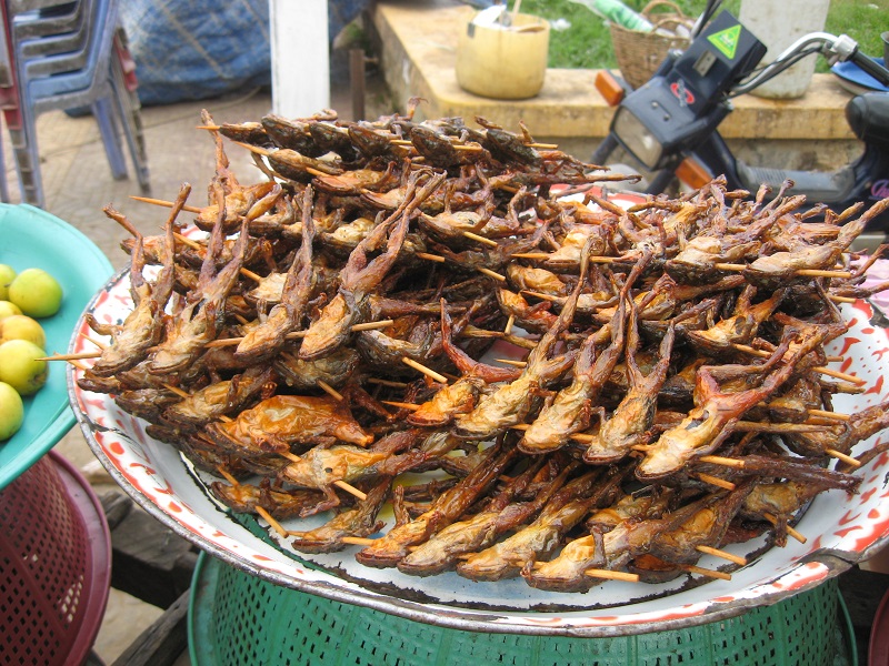 Cambodia-fried-frogs