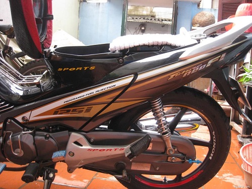 Honda motorbike for tours
