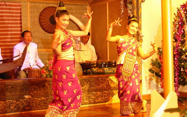 Traditional Music Becoming a Source of Interest for Tourists on Private Myanmar Tour