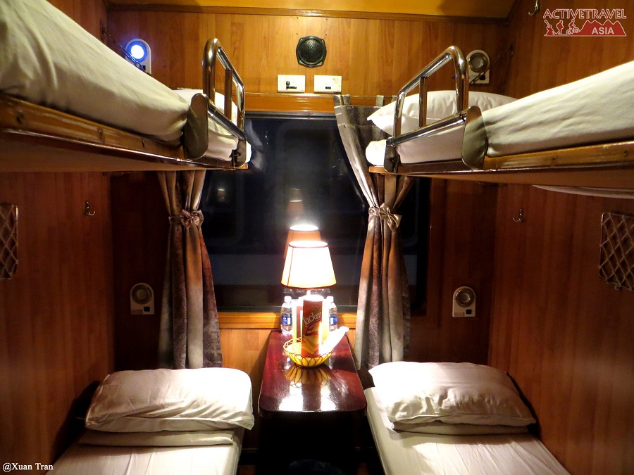 inside-soft-berth-cabin-of-hanoi-sapa-train