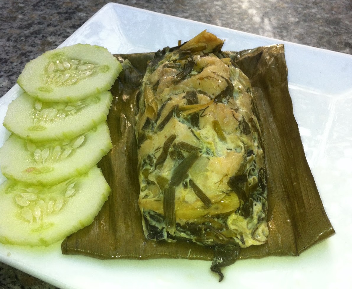 mok-pa-steamed-fish-laos-cuisine