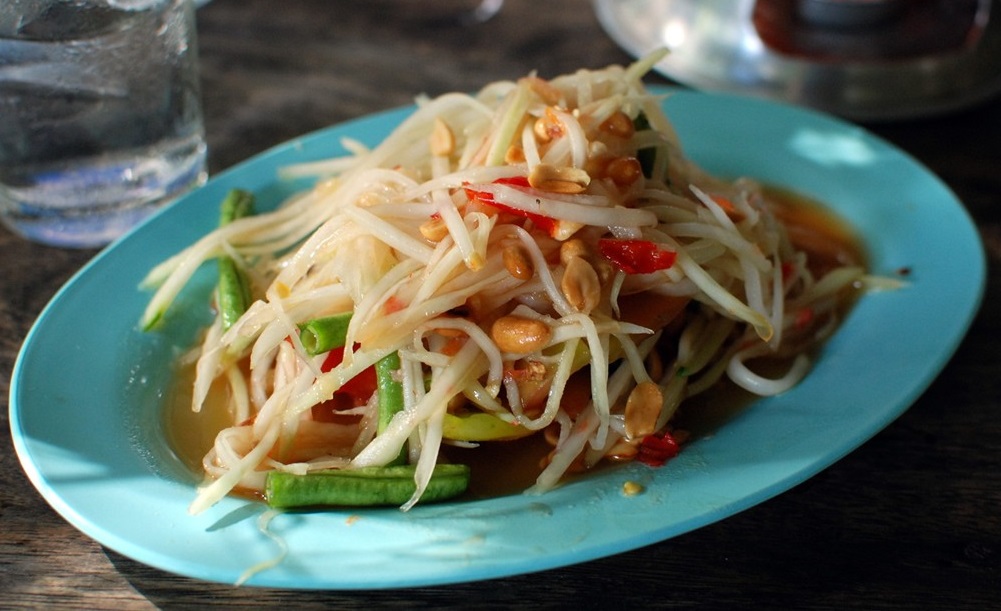 tam-mak-houng-green-papaya-salad-laos-cuisine